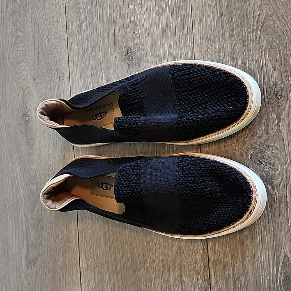 Ugg Black Flats